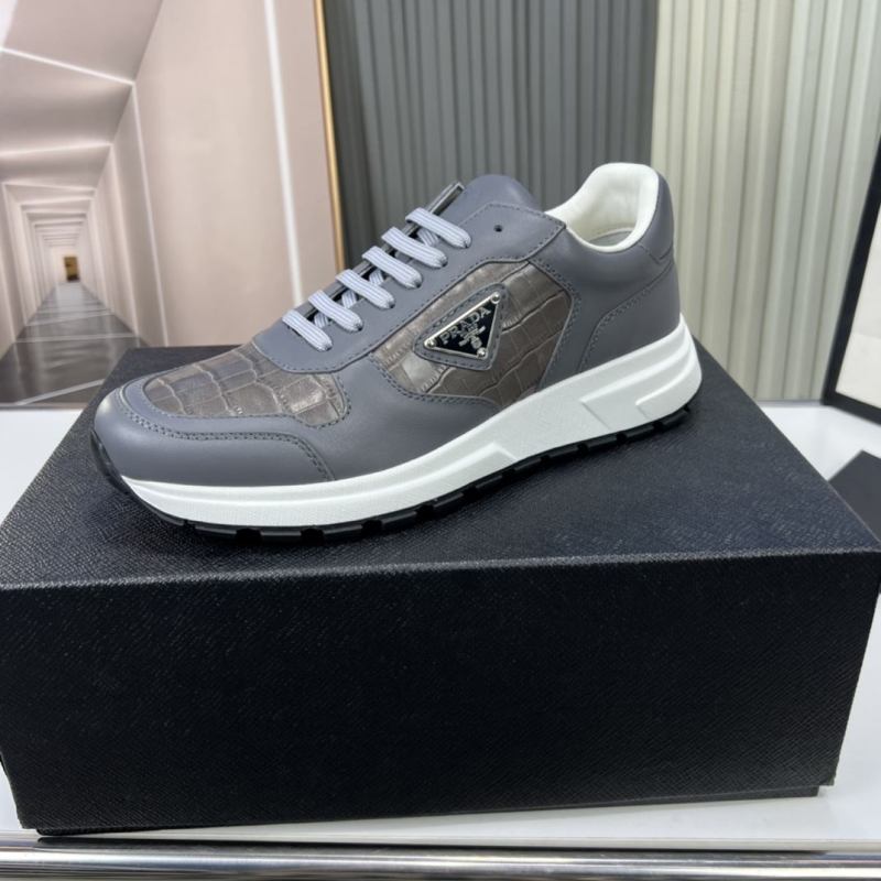 Pra*a casual shoes